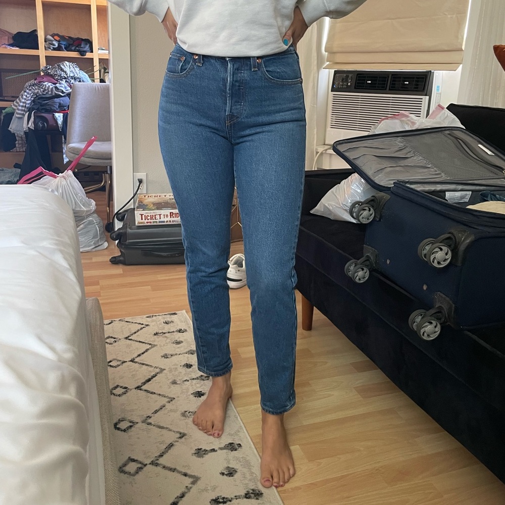 Levi’s wedgie straight leg jeans